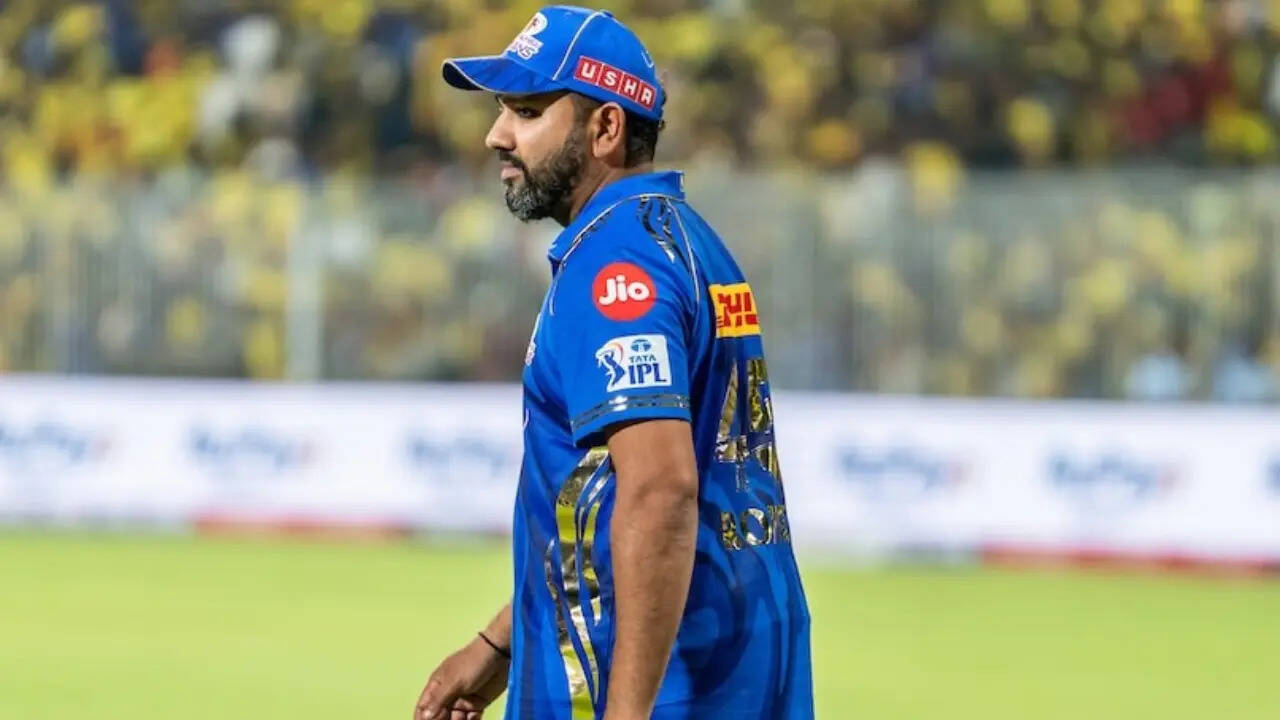 Virat Kohli Namedropped as Rohit Sharma Draws Flak for disastrous start to IPL 2025: 'IT's high time he ...'