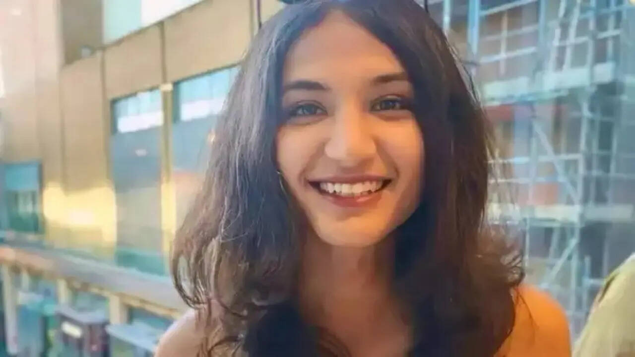 'Cricketers me nude pictures, veteran player wanted to sleep with me': anaya bangar drops bombshell
