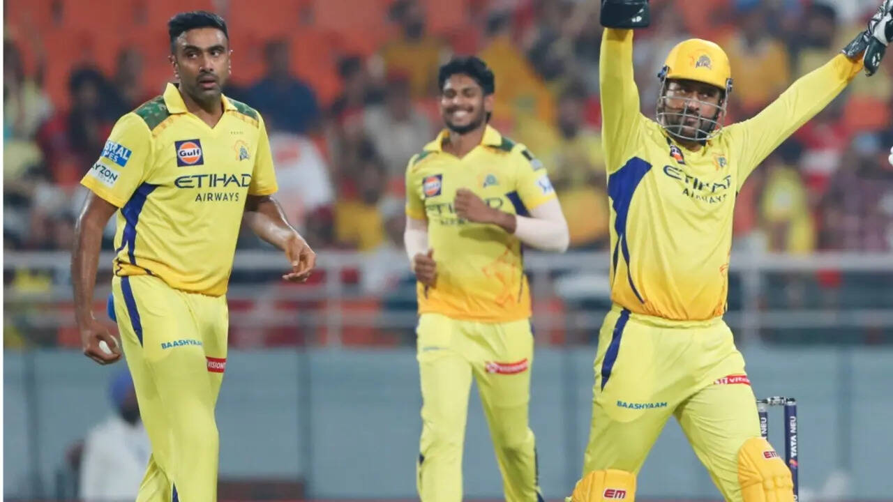 MS Dhoni, R Ashwin Brutally Slammed After CRUSHING LOSS vs Kkr - 'Have their brains stopped working?'