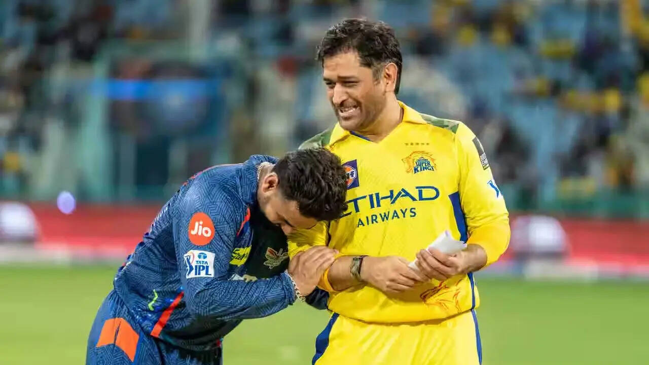 MS Dhoni, Rishabh Pant and Zaheer Khan Share a Heartwarming Emotional Moment in IPL 2025