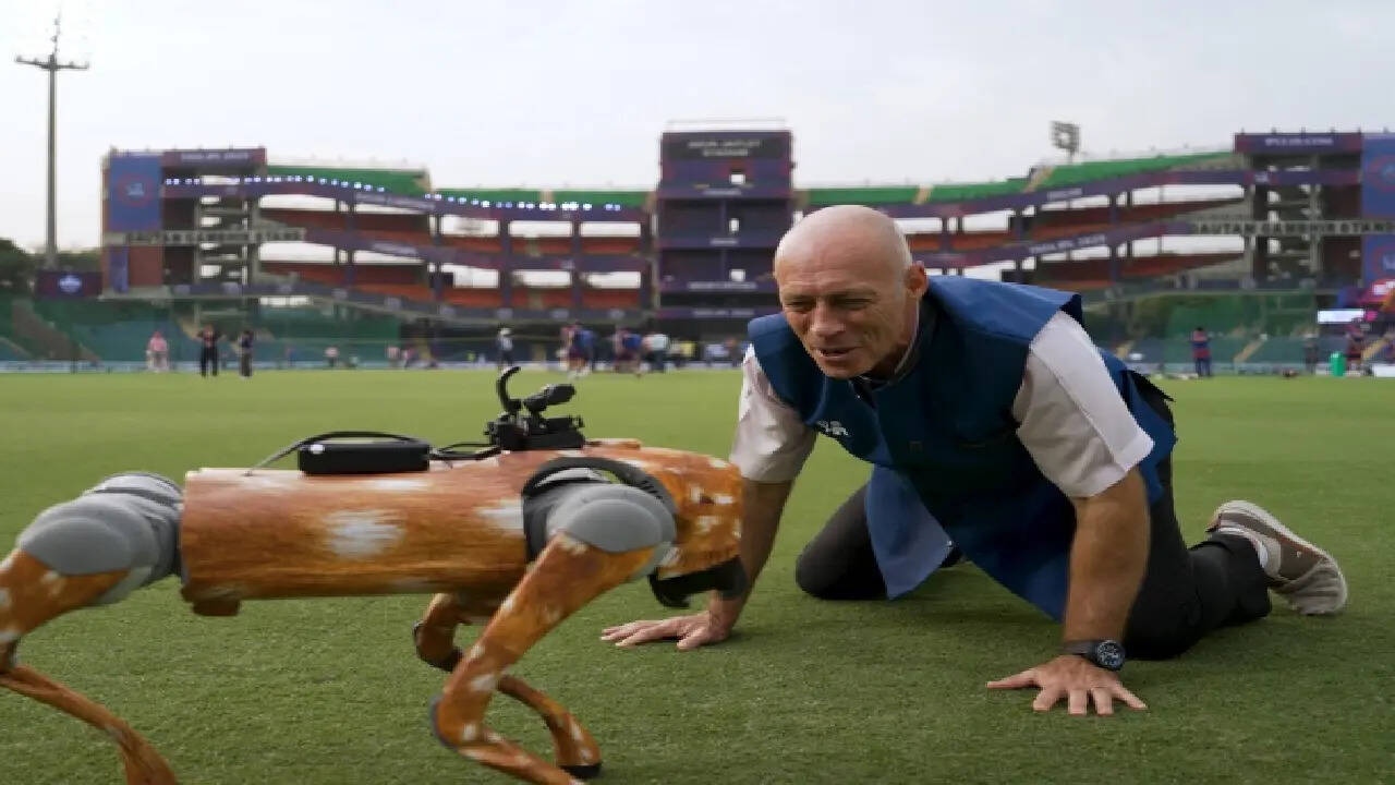 Robo dog at the toss between dc and mi at arun jaitley stadium, new delhi