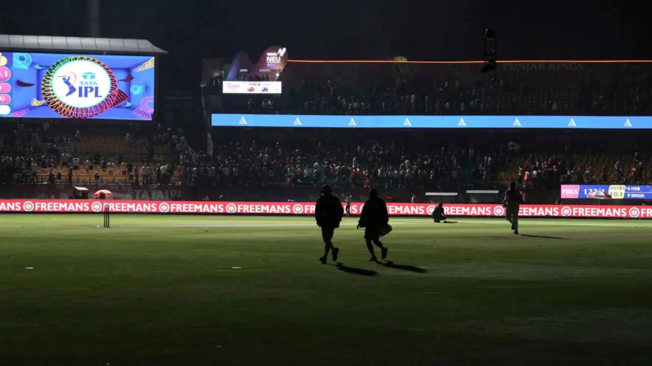 Foreign Players in IPL Want to Return Home Asap Amidst Rising Ind-Pak Conflict, BCCI Explore Options: Report