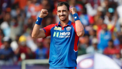 'Go Away!' - Mitchell Starc Shouts at Indian Fan for Privacy Breach at Delhi Airport; Video Goes Viral