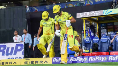 why are csk players wearing black armbands in ipl 2026 match vs mi